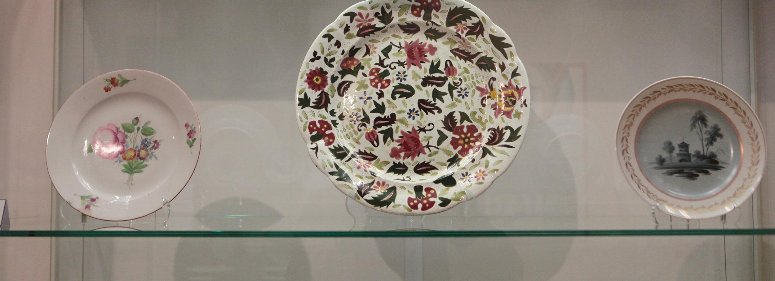 Новосибирцам предлагают сдать старую посуду на поделки