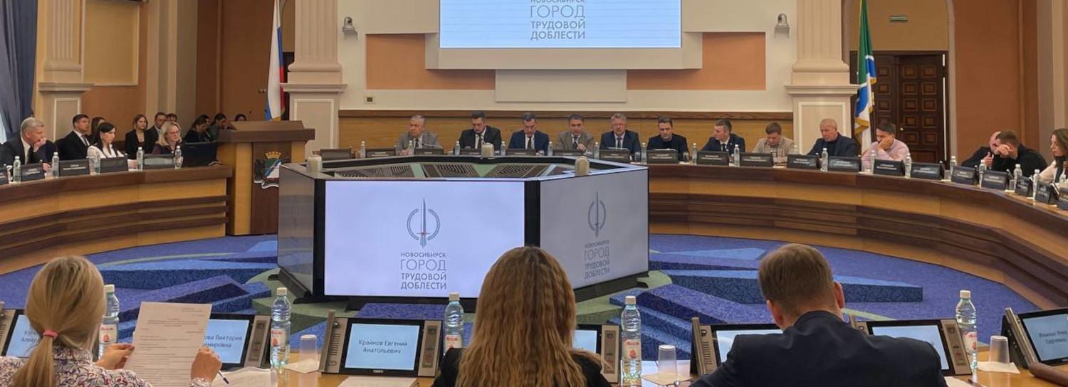 Мэр Кудрявцев познакомил депутатов нового созыва с работой департаментов