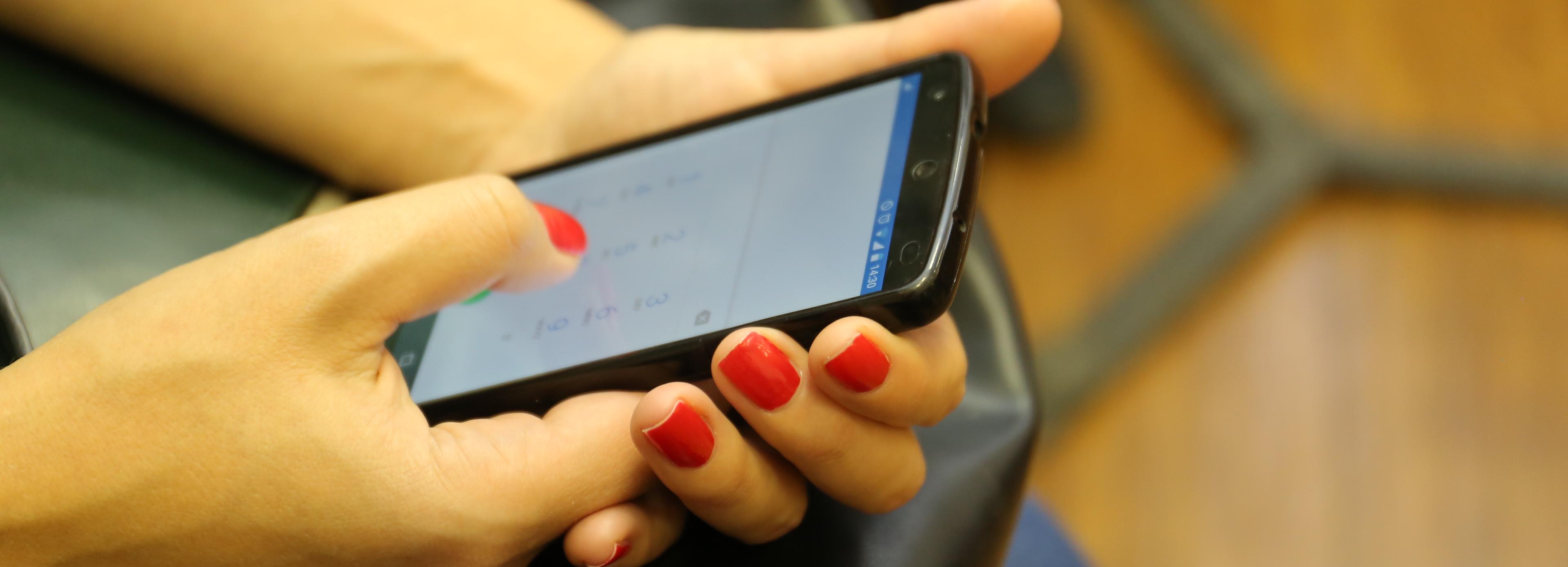 Вторая рука и тайное слово: эксперты назвали способы защиты от аферистов