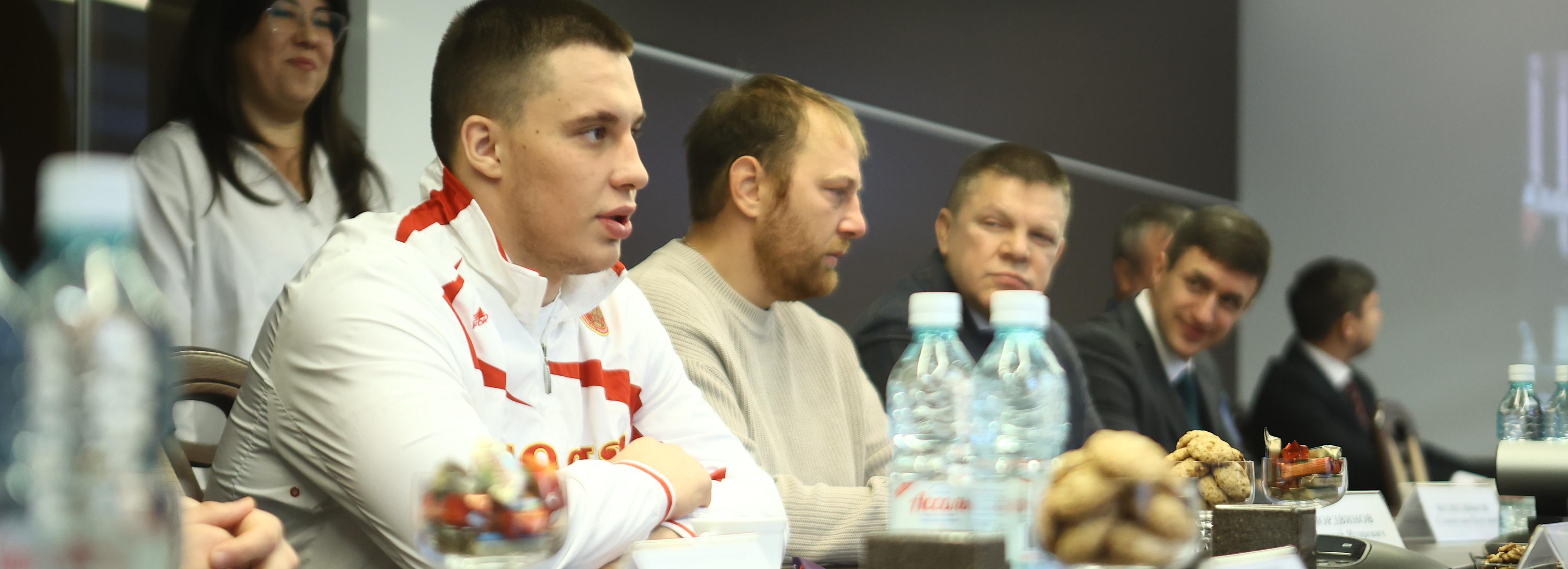 Мэр Кудрявцев встретился с призёрами мирового первенства по самбо