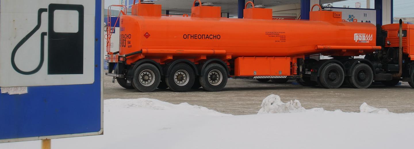 Сеть АЗС перестала продавать бензин АИ-92 в Новосибирске