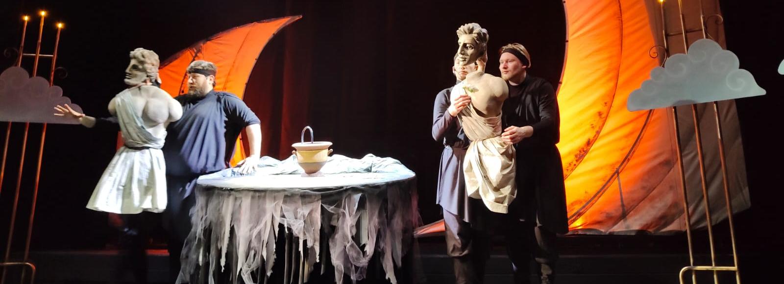 Театр кукол оживил статуи богов Олимпа в спектакле «Прометей»