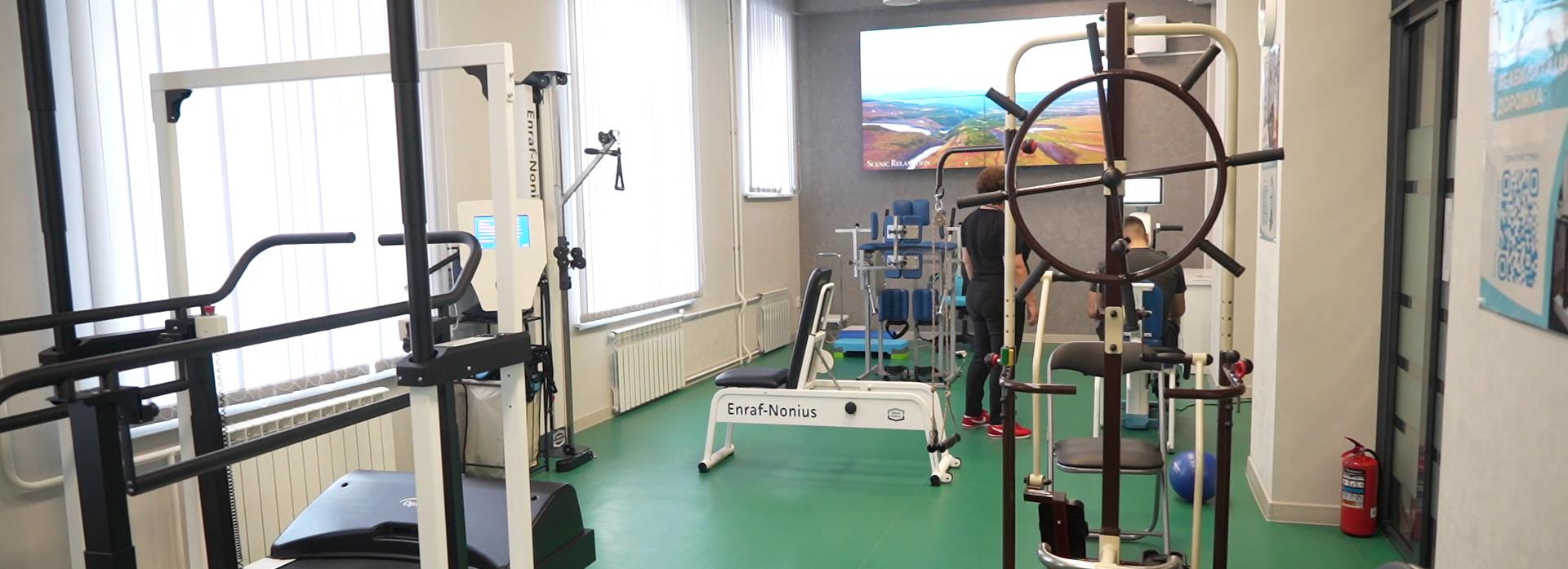 Тренажёр с имитацией ходьбы помогает новосибирцам оправиться от травм