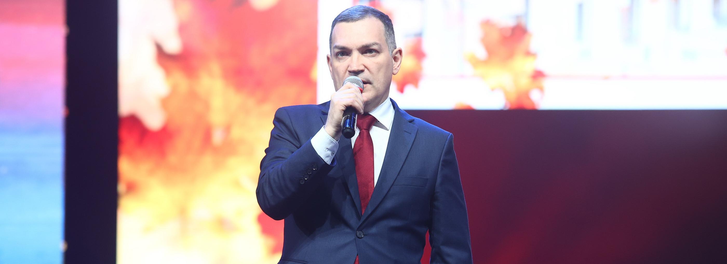 Мэр Кудрявцев поздравляет новосибирских педагогов с Днём учителя