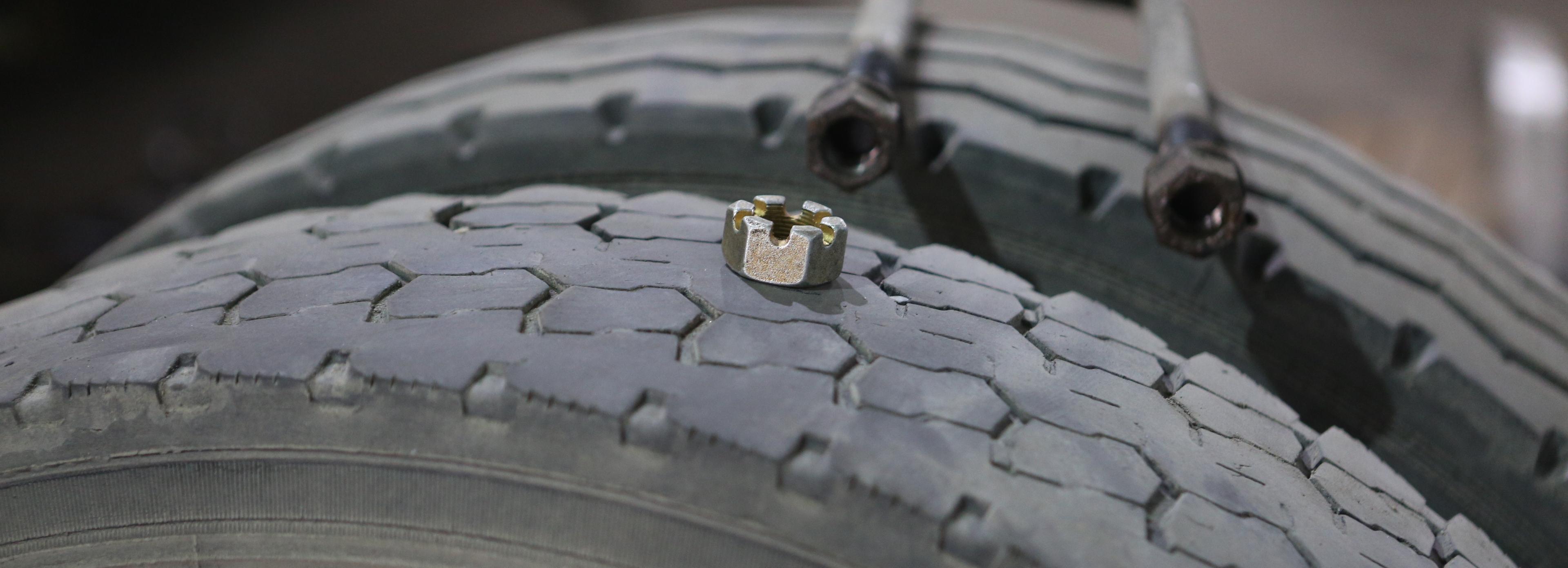 Контрабандные шины отправили из Новосибирска в зону спецоперации