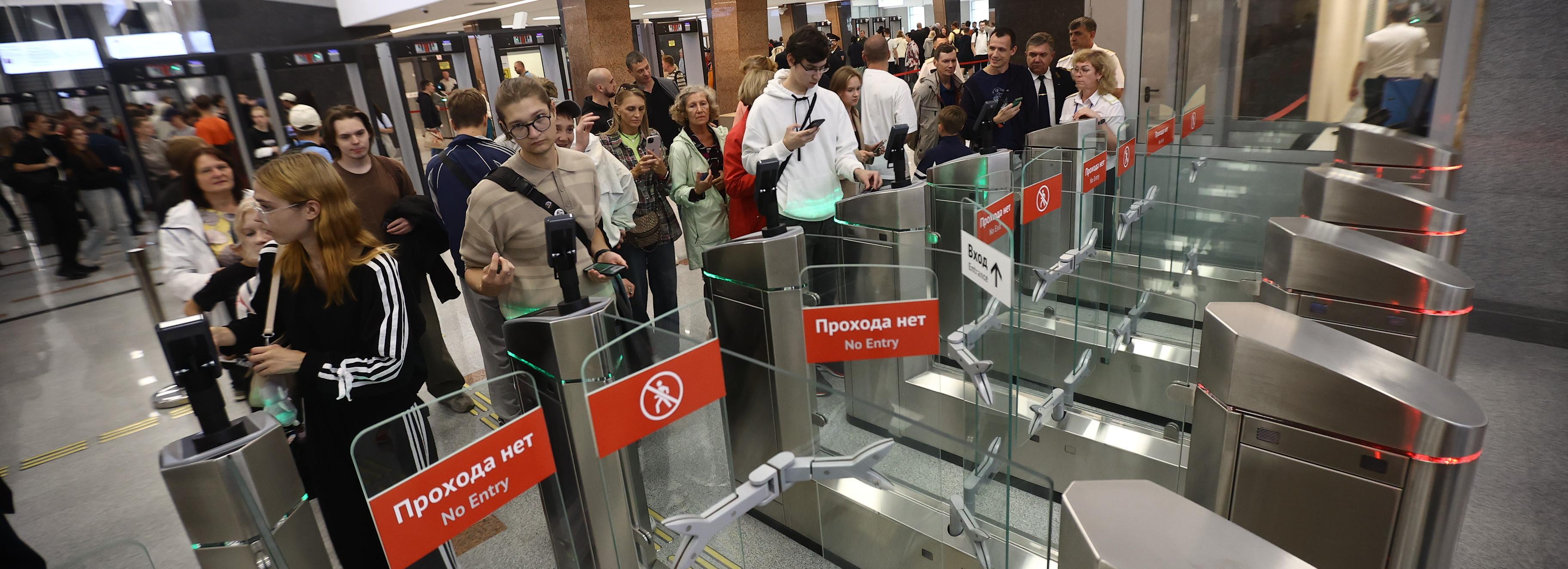 Оплату проезда по биометрии внедрят на всех станциях новосибирского метро