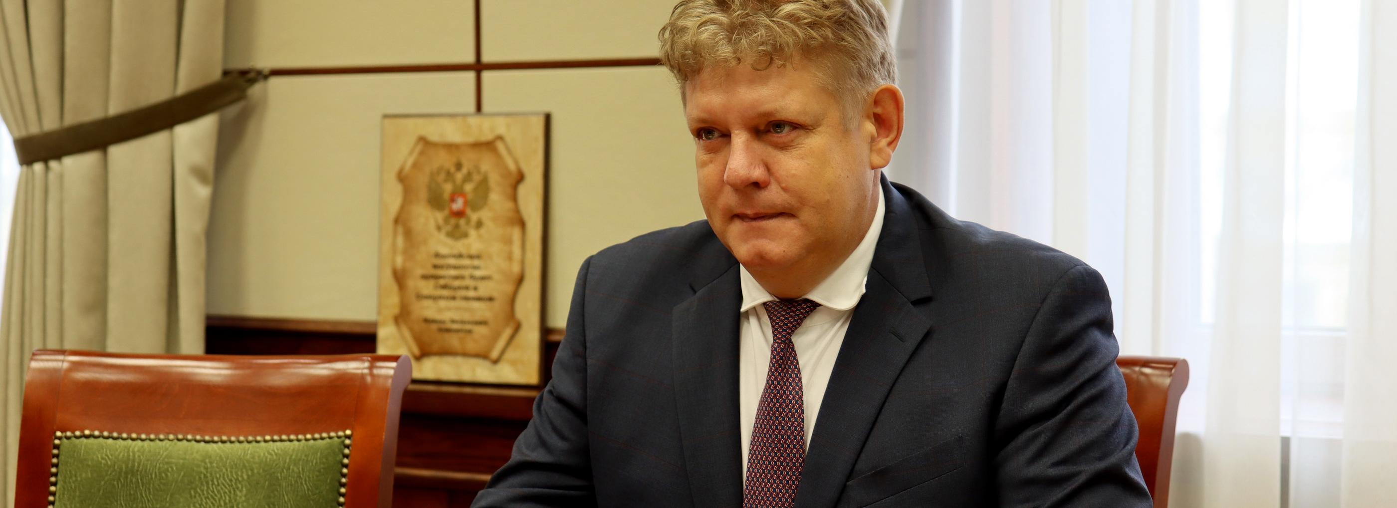 Ситуацию с подростками-дропперами взял под контроль полпред Серышев