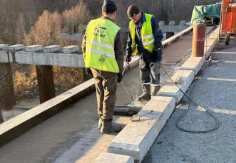 Мэр Кудрявцев показал ход ремонта моста через Иню в Новосибирске