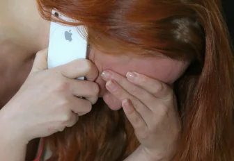 Улыбнуться и поднять руки: как вовремя распознать инсульт — ответила врач