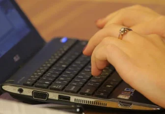 От мошенников приходится защищать семьи участников СВО в Новосибирске