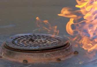 Прикурившей сигарету от Вечного огня сибирячке дали условный срок