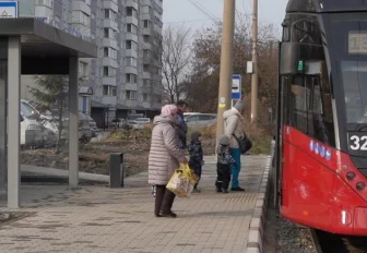 Застройщик оборудовал трамвайную остановку «Сквер Героев Донбасса»