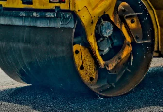 Автодорогу реконструируют вдоль Петухова на Затулинке