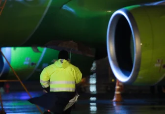 Глава новосибирского минздрава пришёл на помощь пассажирке самолёта